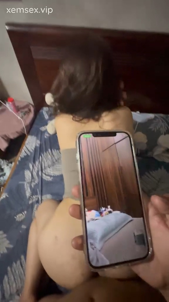 Chịch vợ call video cho bạn thân xem